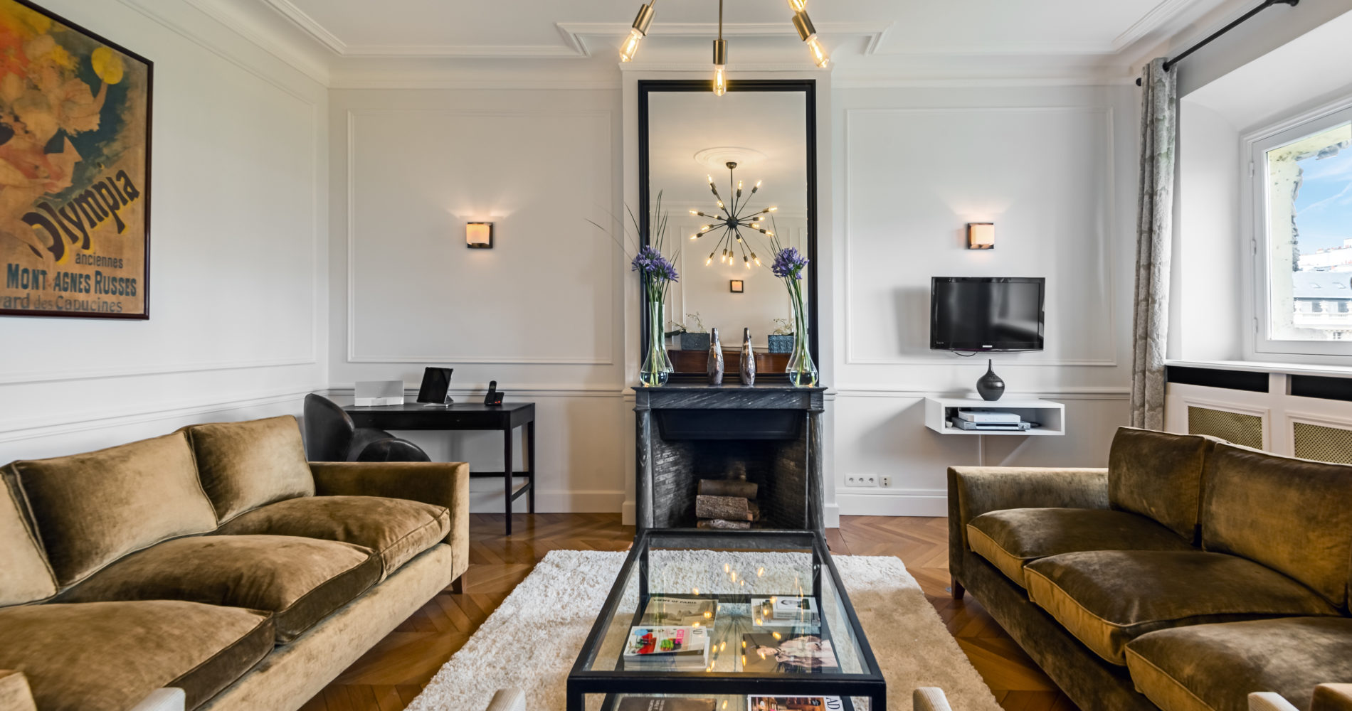 Two bedroom apartment near louvre / palais royal for short vacation or ...